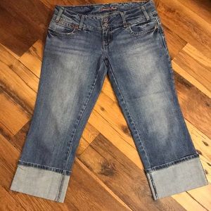 American Eagle Crop Jeans